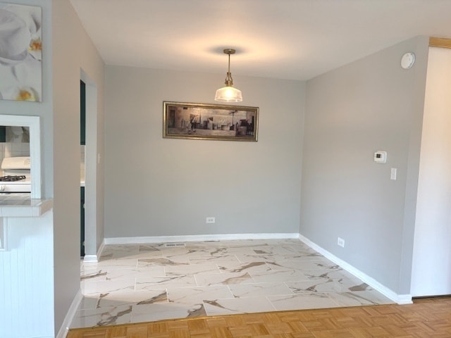 Building Photo - 2S717 Winchester Cir N