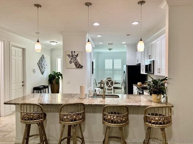Building Photo - 6112 NW Cullen Way