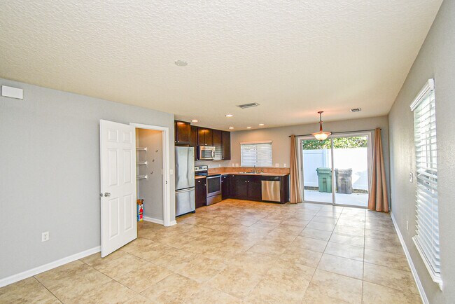 Building Photo - 113 Islander Dr