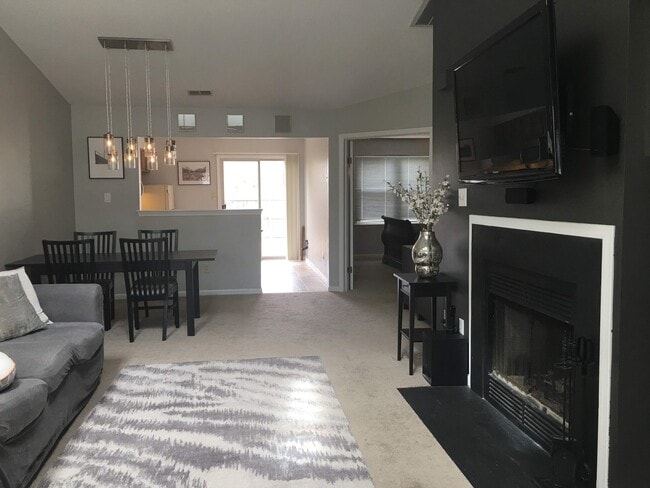 Building Photo - 325 Brisa Dr
