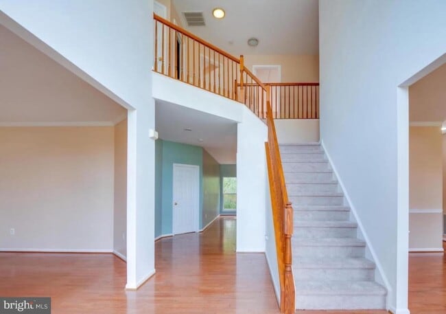Building Photo - 8464 Hessian Hill Ct