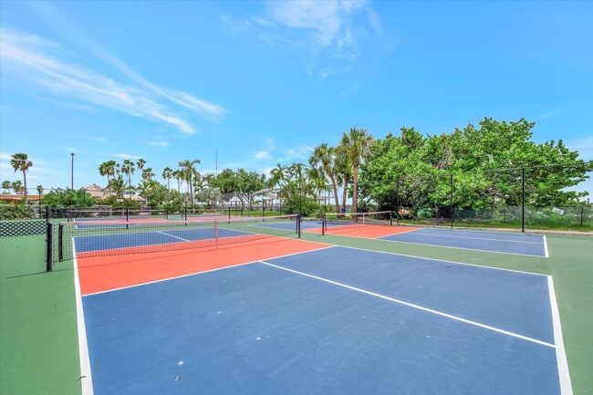 Building Photo - 611 Destiny Dr