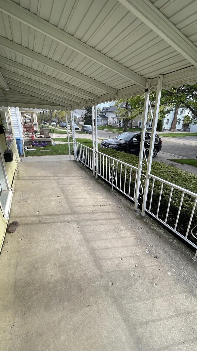 Foto del edificio - 2528 Forest Ave