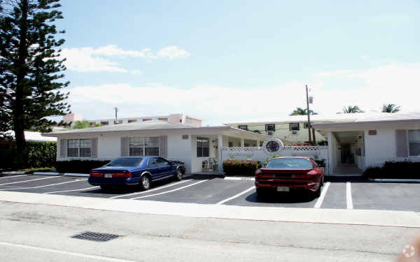 Building Photo - Quarter Apartments