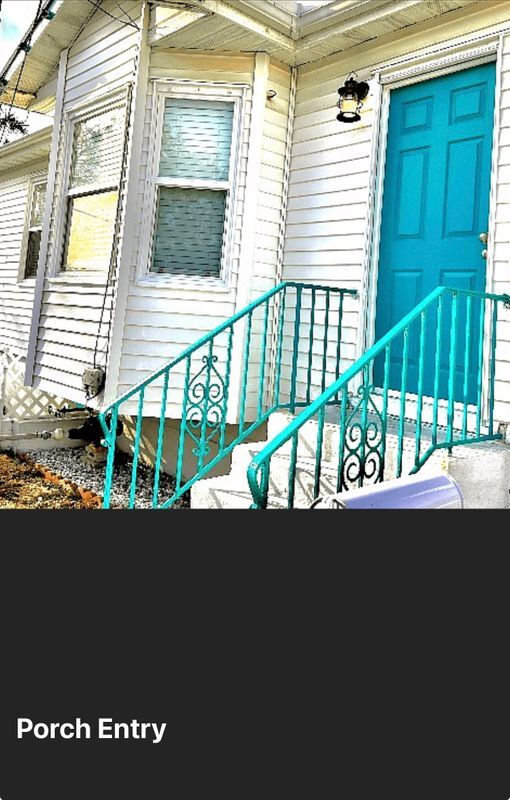 Foto del edificio - 136 S Oleander Ave