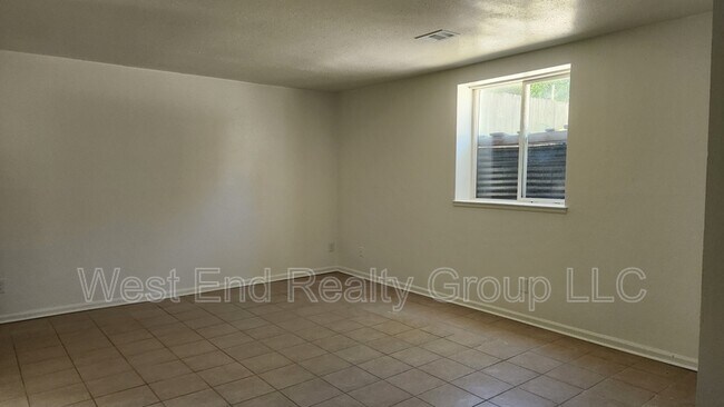 Foto del edificio - 1023-1029 N Washington Ave