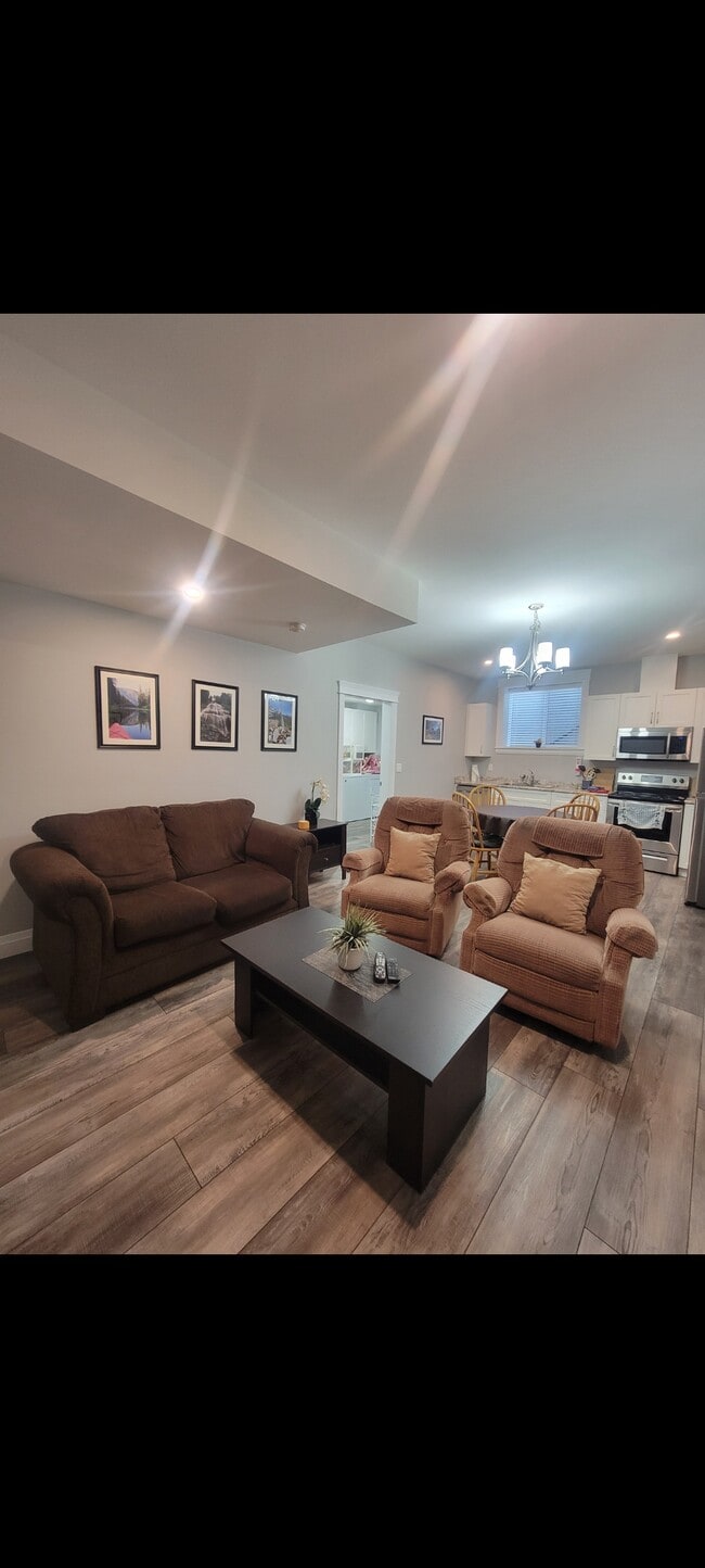 Building Photo - 10186 Royalwood Blvd