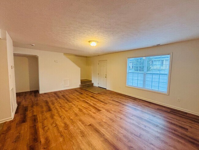 Foto del edificio - 40 Station Ln NE