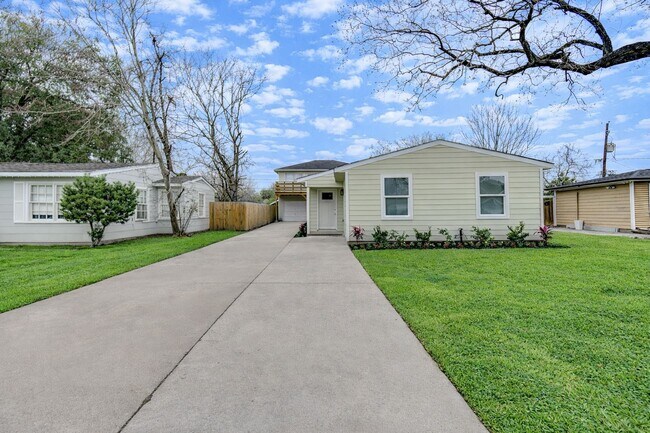 Foto del edificio - 6603 Narcissus St