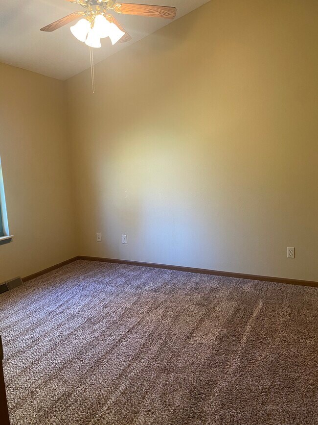 207 E Liberty Ln, Ashland, MO 65010 Townhome Rentals in Ashland MO