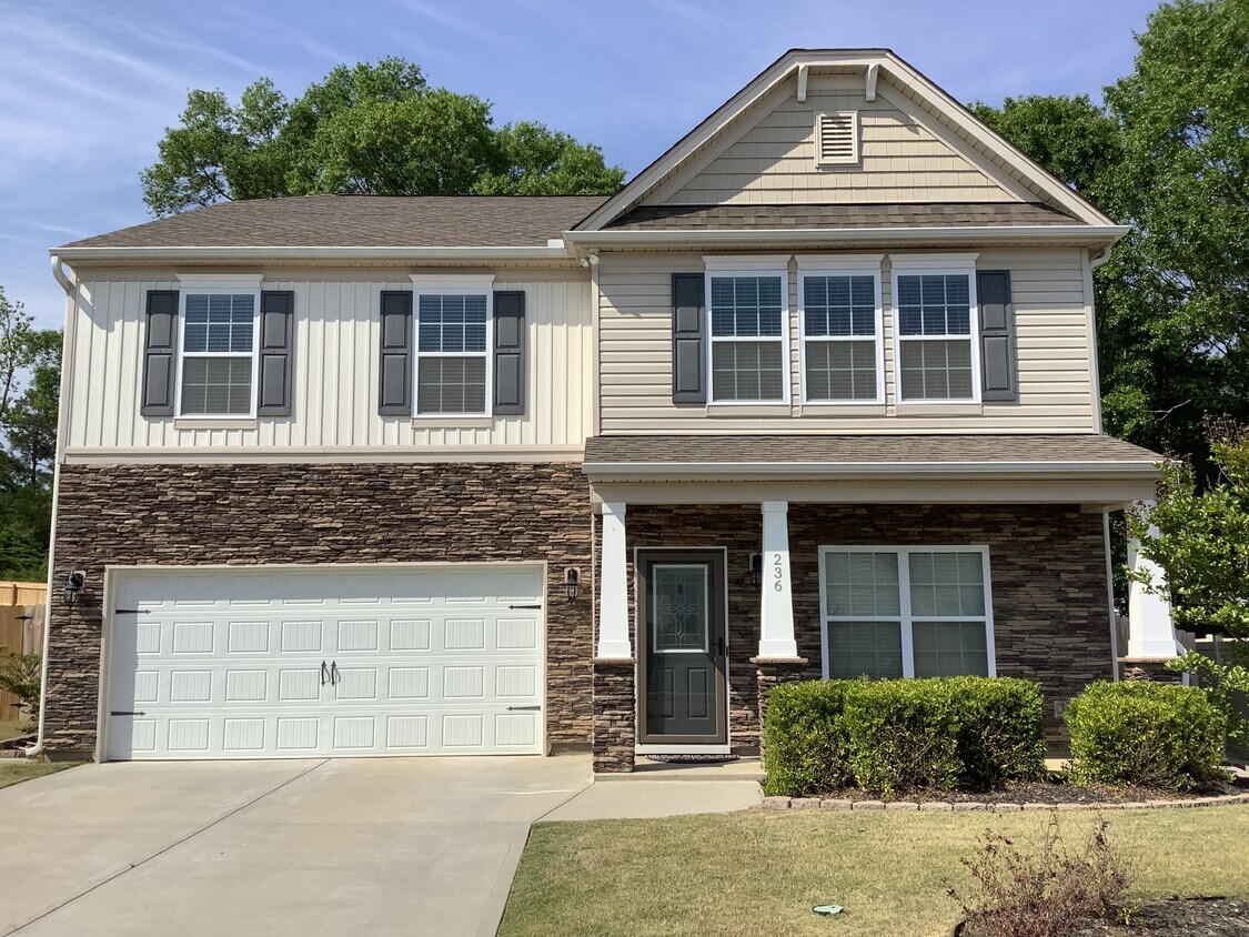 236 Addlestone Circle House Rental in Fountain Inn, SC