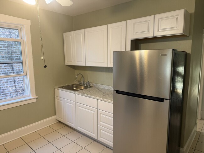 Foto del edificio - 4253 N Austin Ave