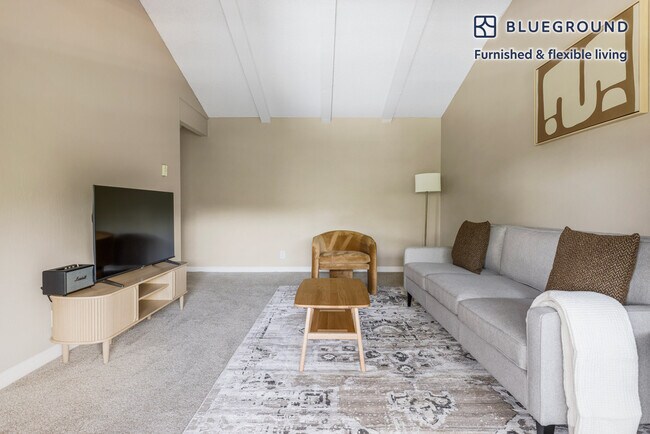 Building Photo - 202 Calvert Dr