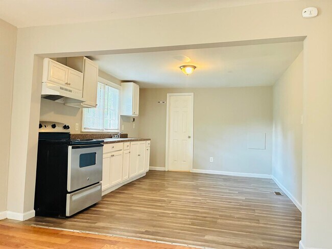 Building Photo - 104 Plum Tree Ln
