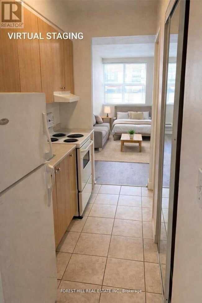 Building Photo - 126 Dundas St E