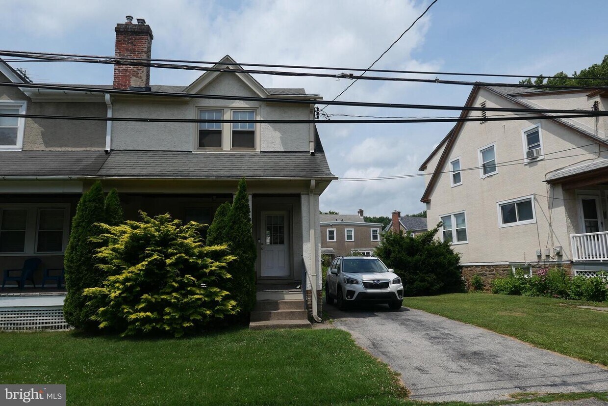 Primary Photo - 2716 St Marys Rd