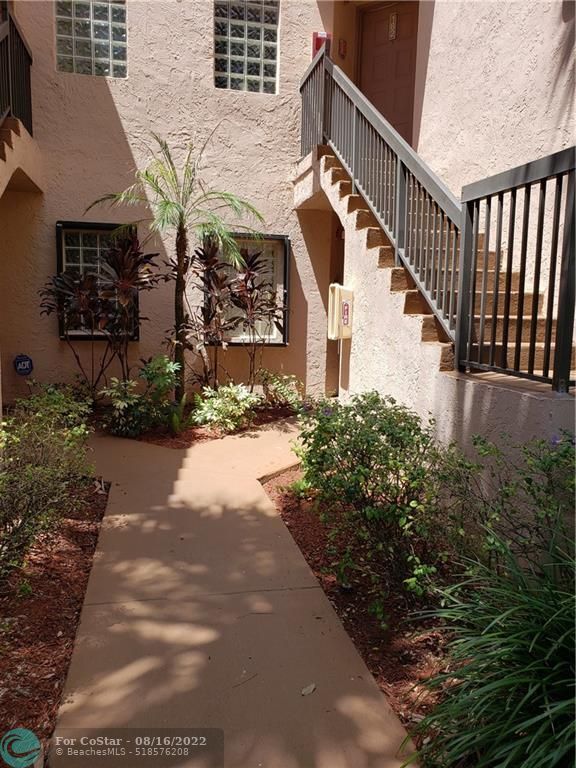 Foto del edificio - 10790 NW 14th St