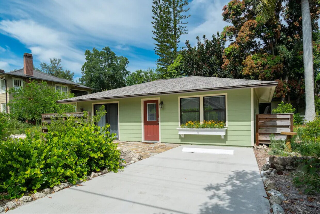 Photo - 2475 Alameda Avenue (Sarasota, FL)