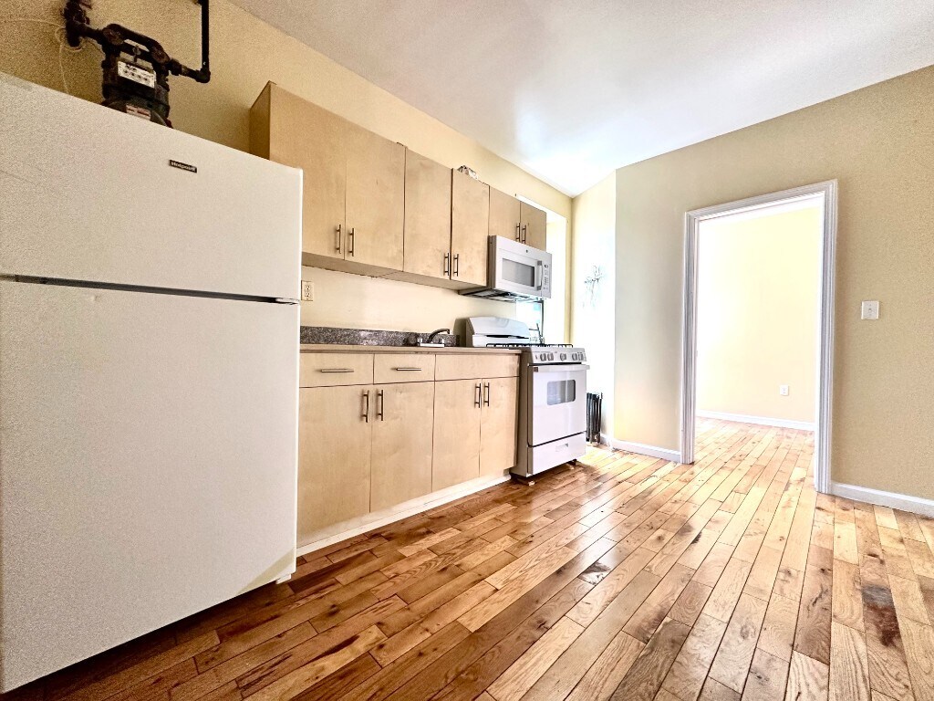 509 W 161st St Unit 3A, New York, NY 10032 Room for Rent in New York