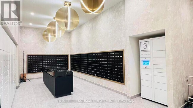 Photo du bâtiment - 180 Front St E