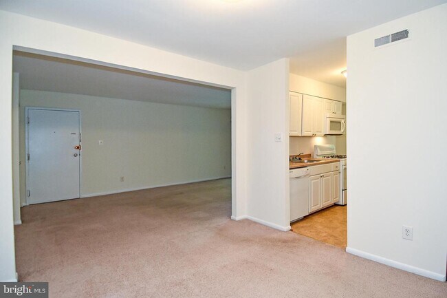 Foto del edificio - 3314 Woodburn Village Dr