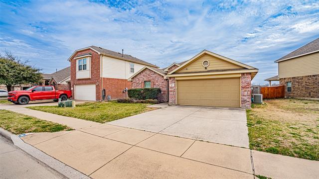 Foto principal - 621 Saddleway Dr