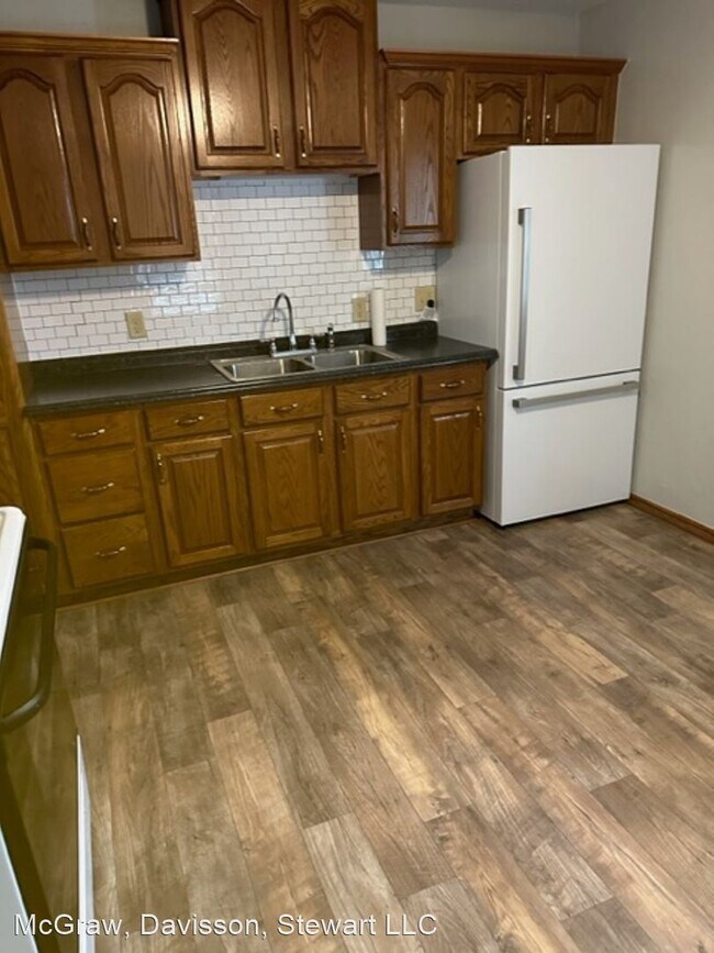 Building Photo - 2 br, 1 bath House - 102 S. O