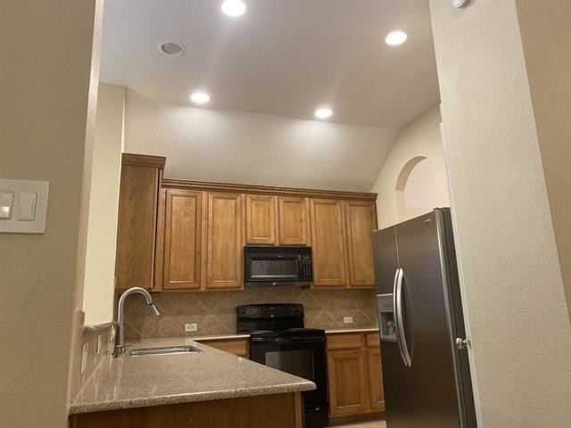 Building Photo - 602 Valencia Dr