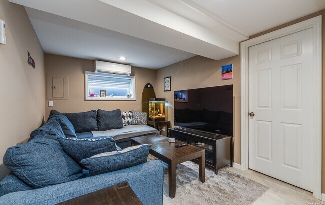 Foto del edificio - 6 Cedar Crest Pl