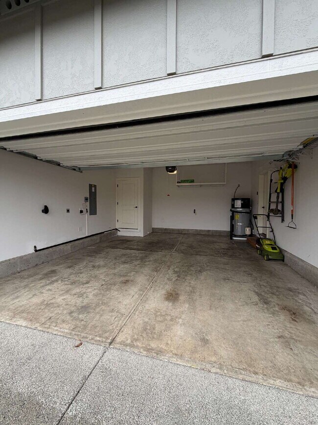 Building Photo - Beautiful Orchards Home