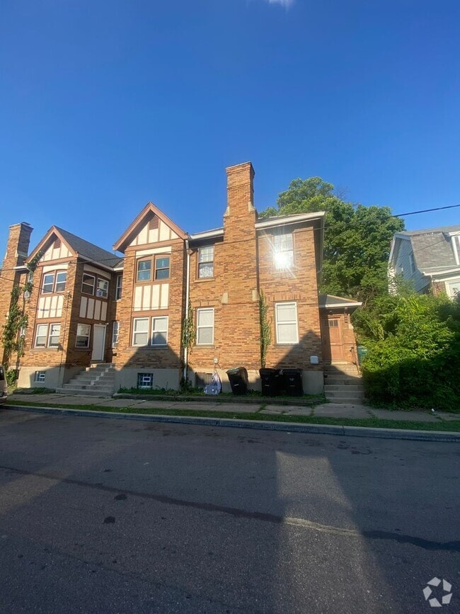 Building Photo - 980 Oakland Ave