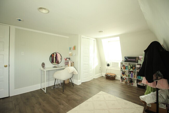 Foto del edificio - 713 Spring Garden St