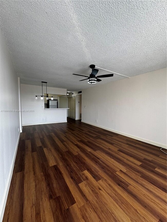 Foto del edificio - 1465 NE 123rd St
