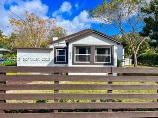 Foto del edificio - 1025 NW 55th St