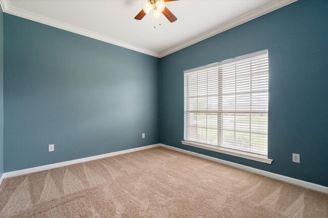 Building Photo - Upcoming Listing!