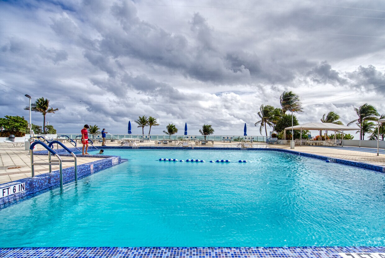 Primary Photo - 2030 S Ocean Dr