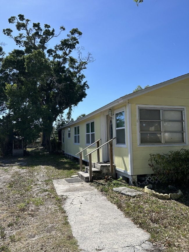 Building Photo - 8314 N Edison Ave