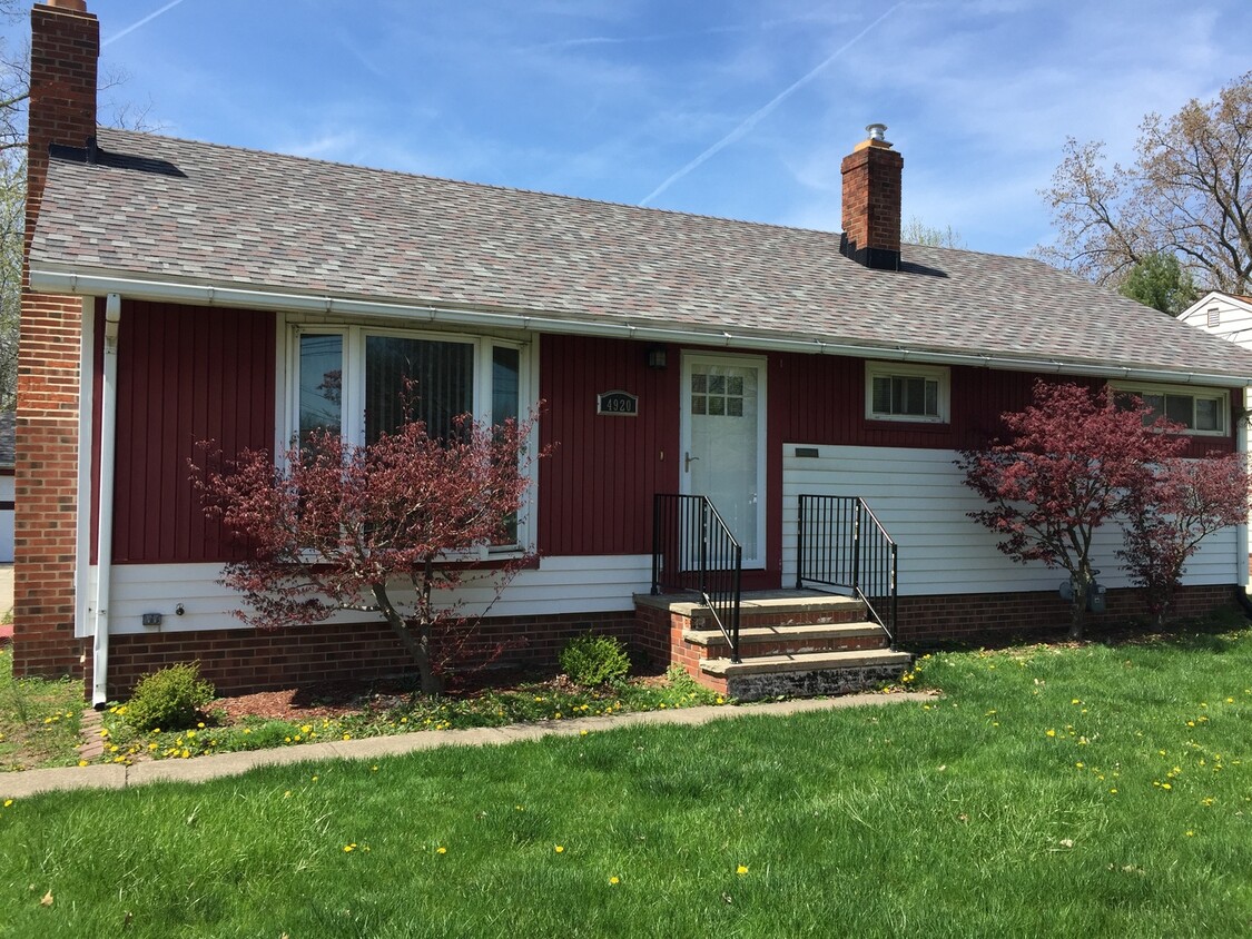 Primary Photo - Beautiful 3-Bedroom Ranch available for im...