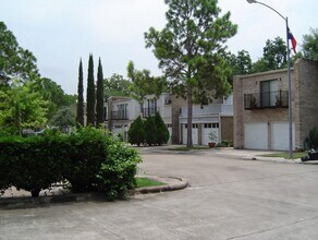 Building Photo - 18 Townhouse Ct