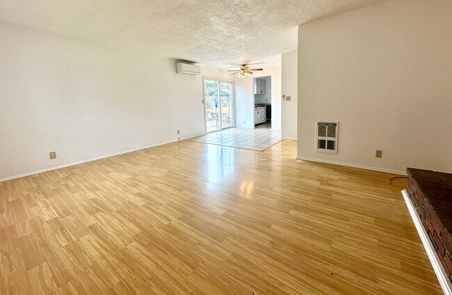 Foto del edificio - 4463 Aster St