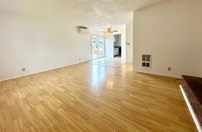 Building Photo - 4463 Aster St