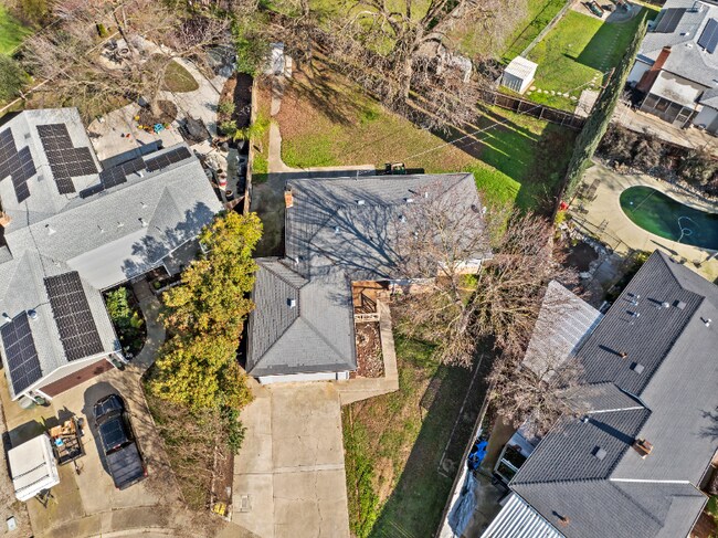 Building Photo - 6339 Salem Way