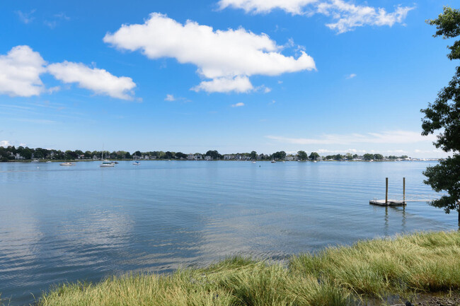 Building Photo - 34 Shorefront Park