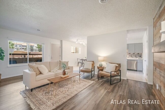 Building Photo - 6540 Delmonico Dr