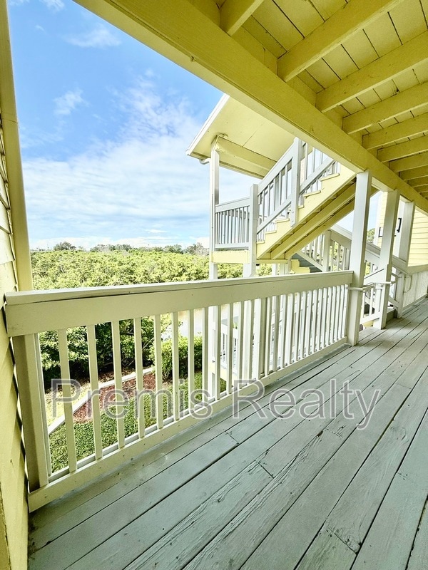 Building Photo - 455 Alt 19