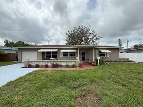 Building Photo - 4410 26th Ave N