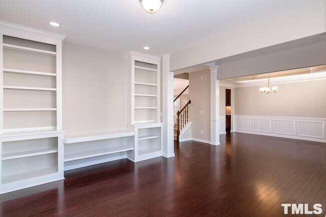 Building Photo - 1117 Cozy Oak Ave