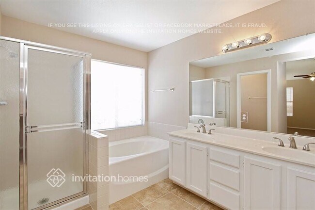 Foto del edificio - 3062 Morning Springs Dr
