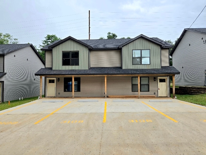 Primary Photo - 3108 Commerce St