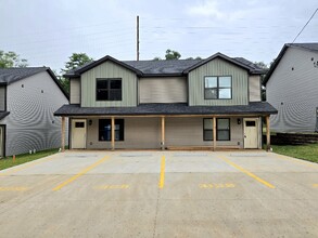 Building Photo - 3108 Commerce St